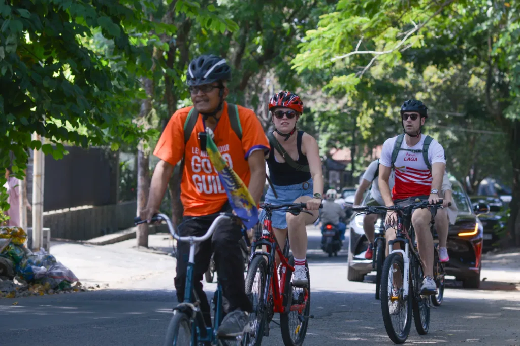 Bandung Good Guide cycling tour: bar 4202