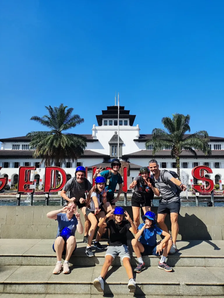 Bandung Good Guide walking tour: bandunggoodguidewalkingtour cycling