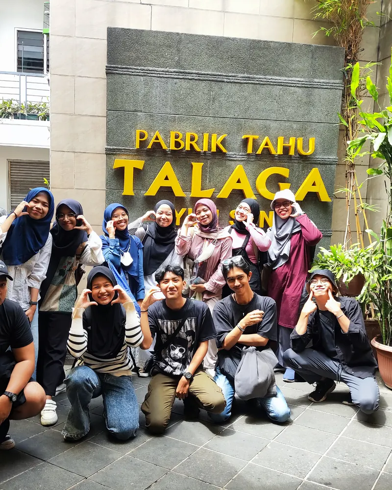 Bandung Good Guide walking tour rute Pecinaan di Pabrik Tahu Talaga